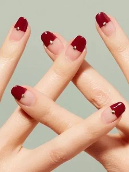指甲图片美甲过年款(新年红色系美甲图鉴!仅此一份)