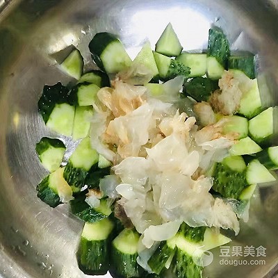 海蜇头怎么凉拌教程（过年必备小凉菜分享）