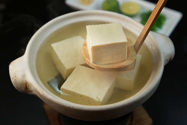腊月二十五：推磨做豆腐 祈“福”降来年
