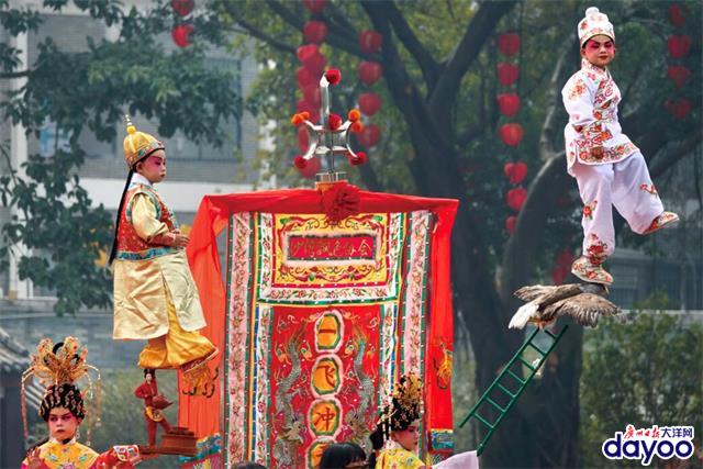 荔湾水上花市开锣 “水上花街”别样年味