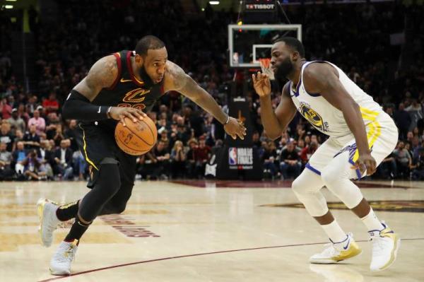 為什么搜不到nba球鞋（球鞋，NBA里的另一個江湖）
