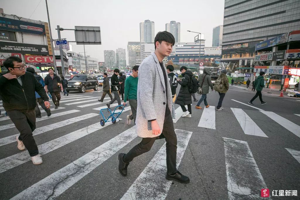 虚拟货币市场坍塌，韩国含着“土勺子”出生的年轻人仍紧拽不放