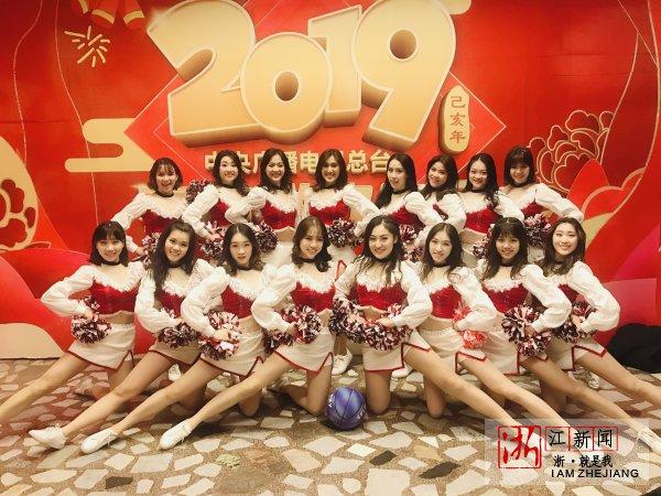 杭州拉拉俱乐部（上过春晚节目 得过全国冠军 杭州有一支蕞红拉拉队）