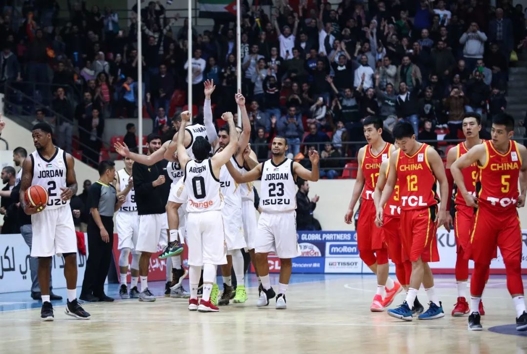 世预赛中国vs约旦（世预赛中国男篮惨败约旦24分，即便在亚洲范围内也绝非高枕无忧）-趣拿体育