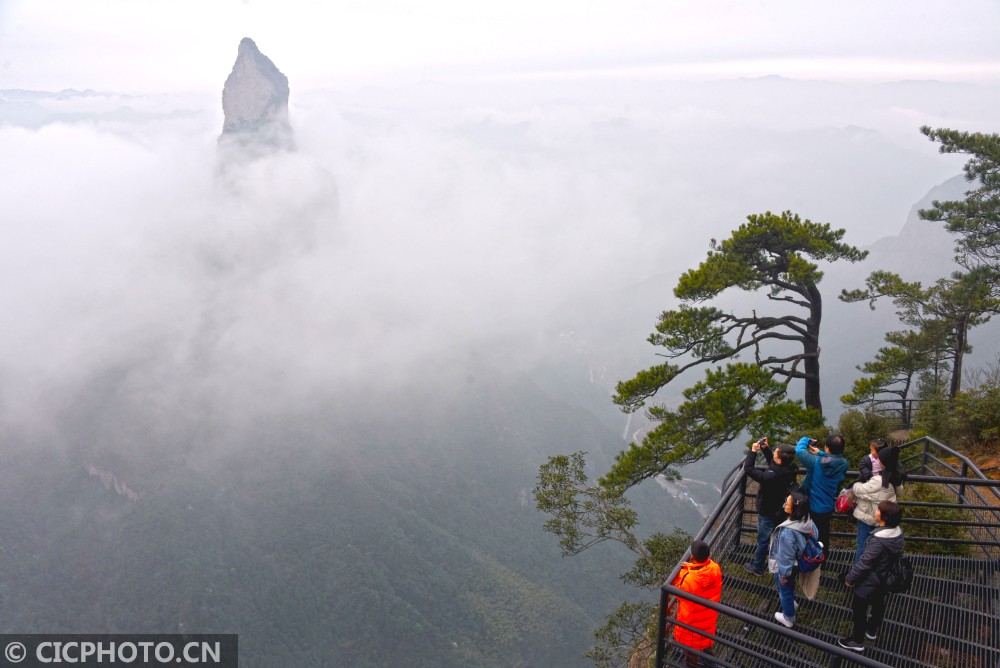 浙江仙居：雨后天姥山