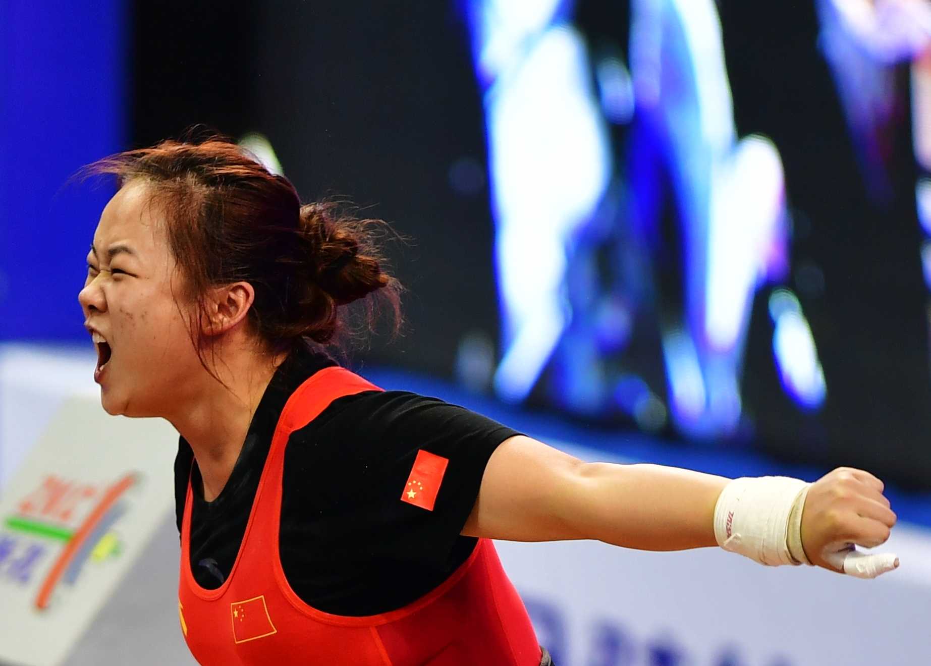 世界杯女子举重视频(举重——世界杯赛:张旺丽获女子76公斤级挺举,总