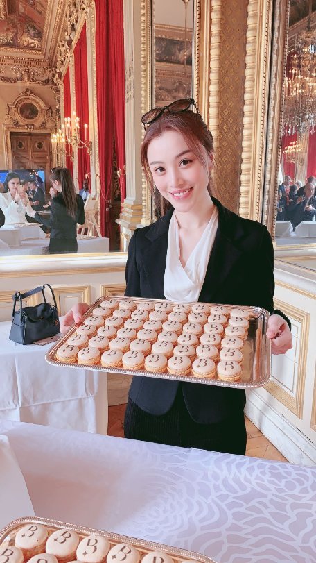 邀请GE Tian参加法国大使馆活动，改为Macaron。