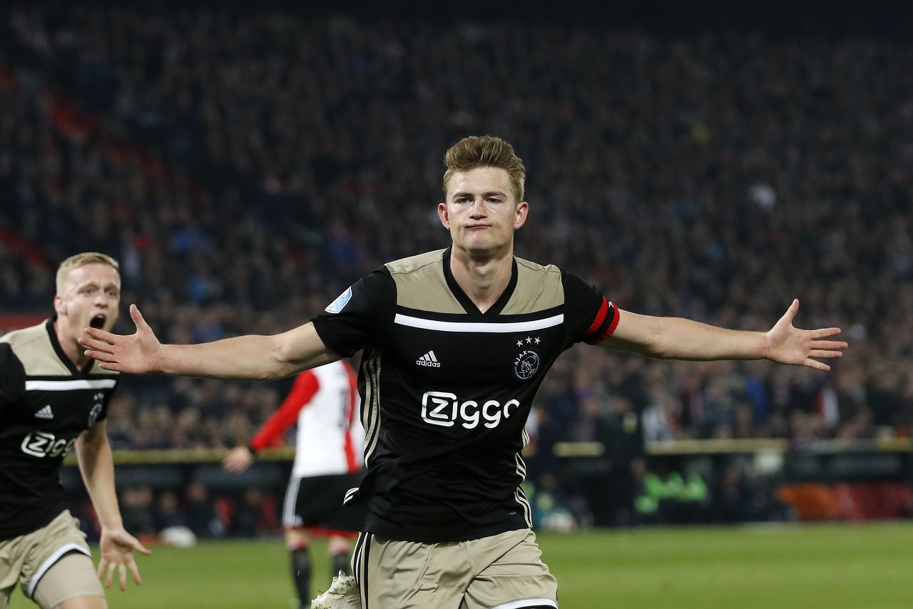 开普敦阿贾克斯（足坛星工厂 阿贾克斯青训学院探秘）