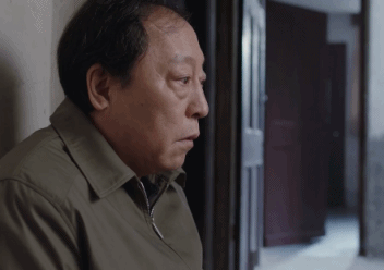 摊上这么个能“作”的爸,谁顶得住啊……