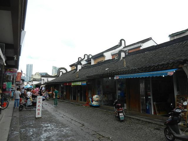 2013年6月29日，上海普陀（真如寺），上海浦东