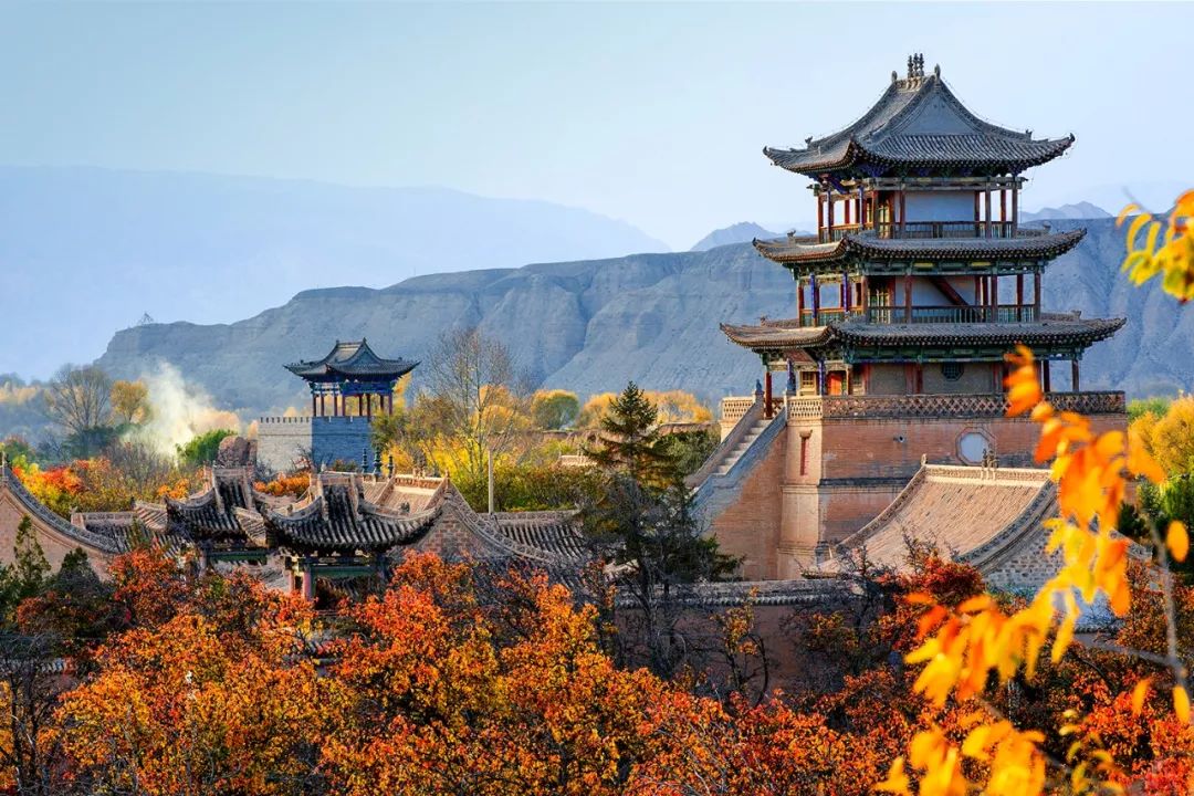 河阴镇贵德县(2205 米)尕巴松多镇同德县(2980 米)恰卜恰镇(共和县