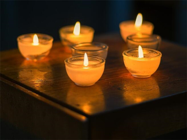 关于穷的伤感说说 为钱烦恼的心情说说