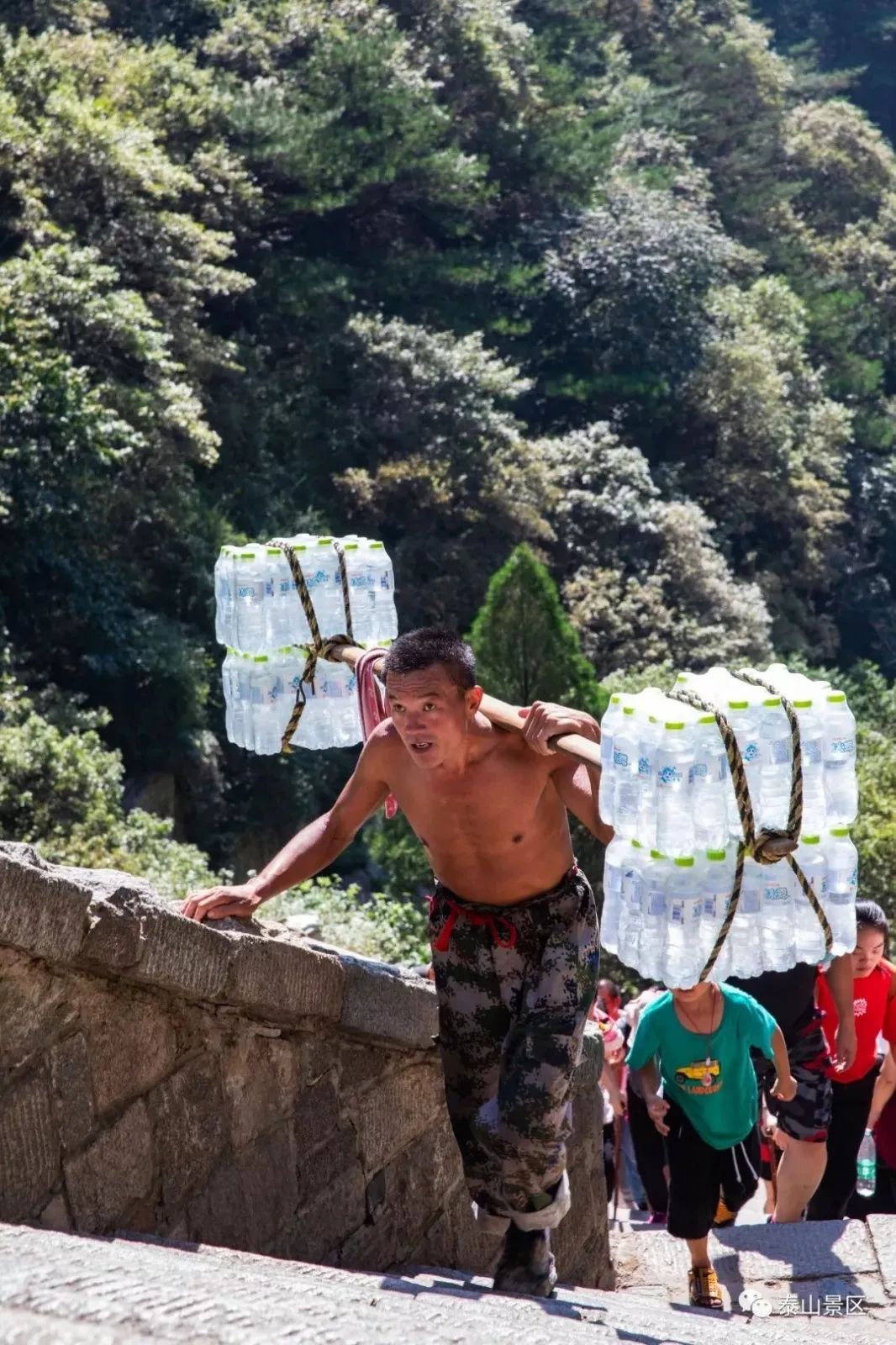 泰安奥运会火炬手有哪些（「新歌首发」泰山挑山工独有的bgm，你听过吗？）