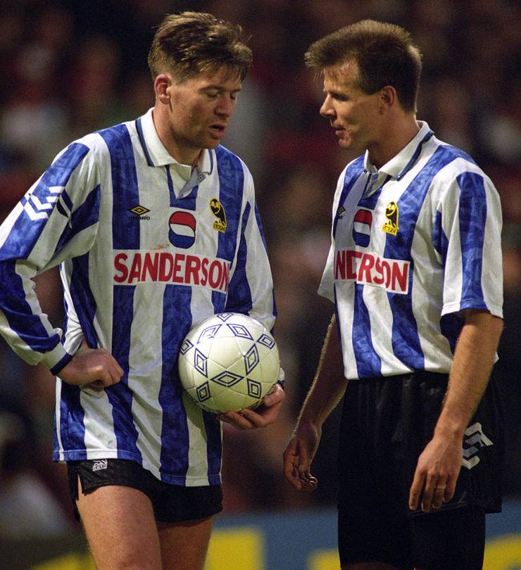 英超球衣颜色怎么看（盘点英超历史最靓球衣：曼联的鬼才设计 纽卡黑白最经典）