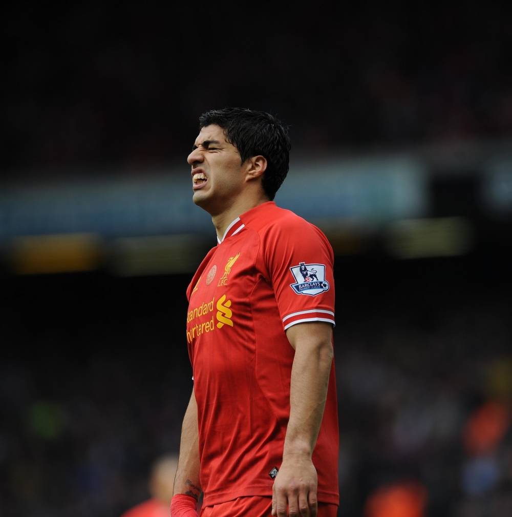 英超球衣颜色怎么看（盘点英超历史最靓球衣：曼联的鬼才设计 纽卡黑白最经典）