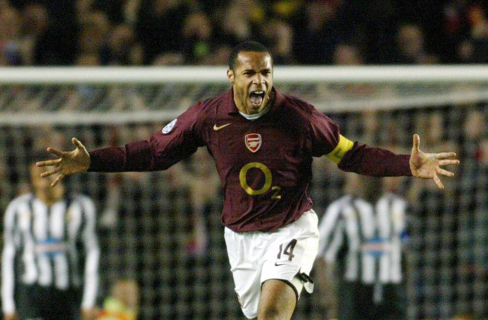 英超球衣颜色怎么看（盘点英超历史最靓球衣：曼联的鬼才设计 纽卡黑白最经典）