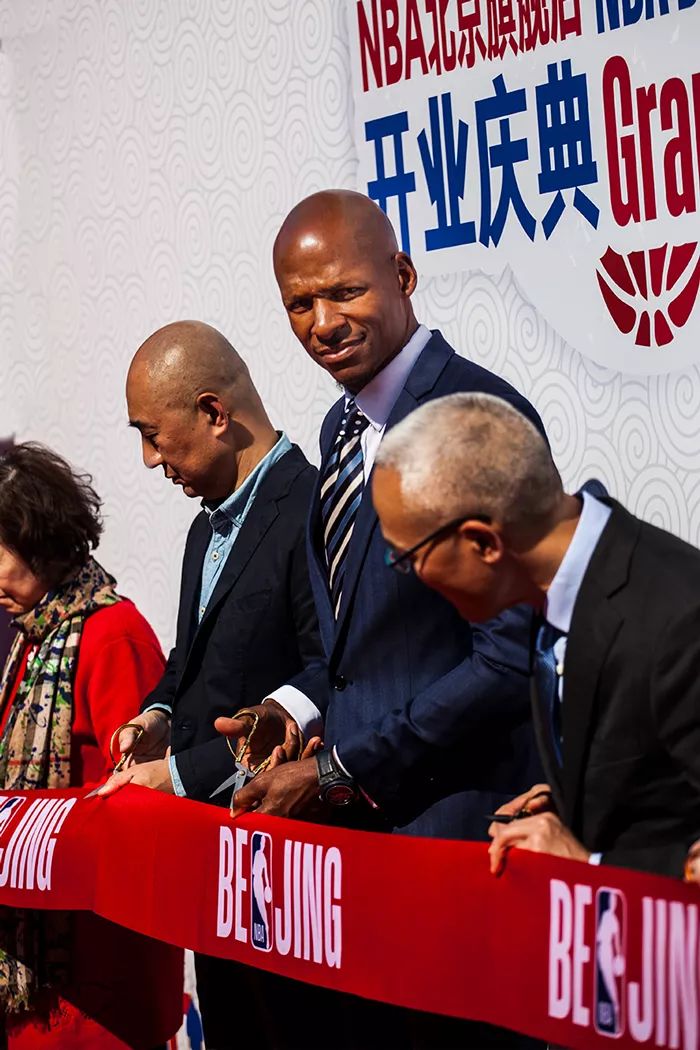 nba的商品有哪些(买鞋、打卡的新去处！NBA 北京旗舰店开业！暗藏好多惊喜！)