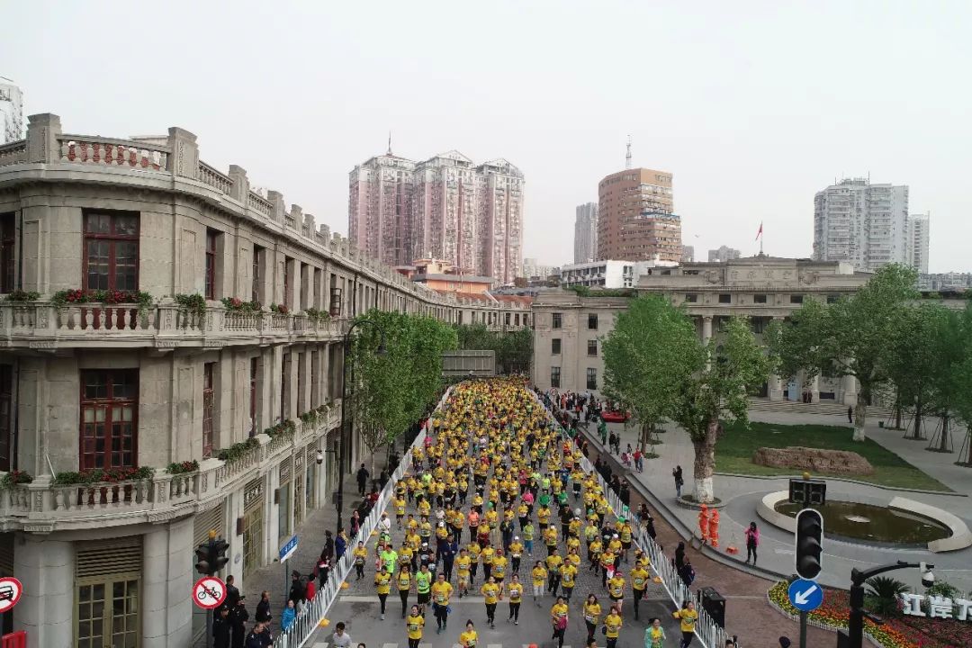 武汉马拉松2019时间几点结束（2019武汉马拉松明日开跑！天气、路况、出行……最强观赛指南抢先看）