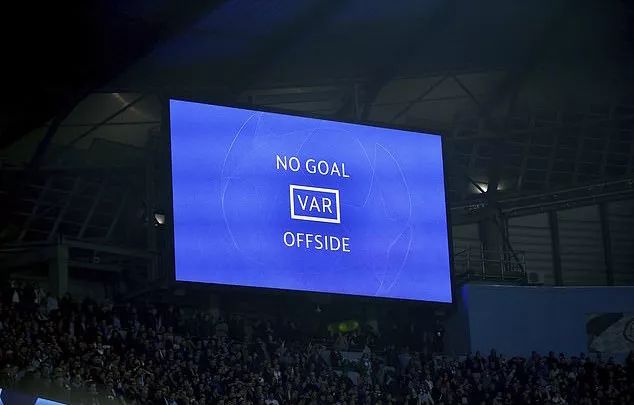 裁判之黑暗让曼城赢了比赛（曼城被裁判黑？谁告诉你这俩进球没问题）-华海博客