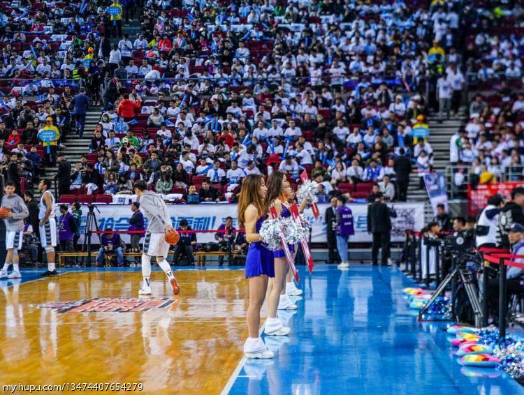 nba地板为什么比cba好看(硬核科普！为什么CBA地板不如NBA“颜值高”？)