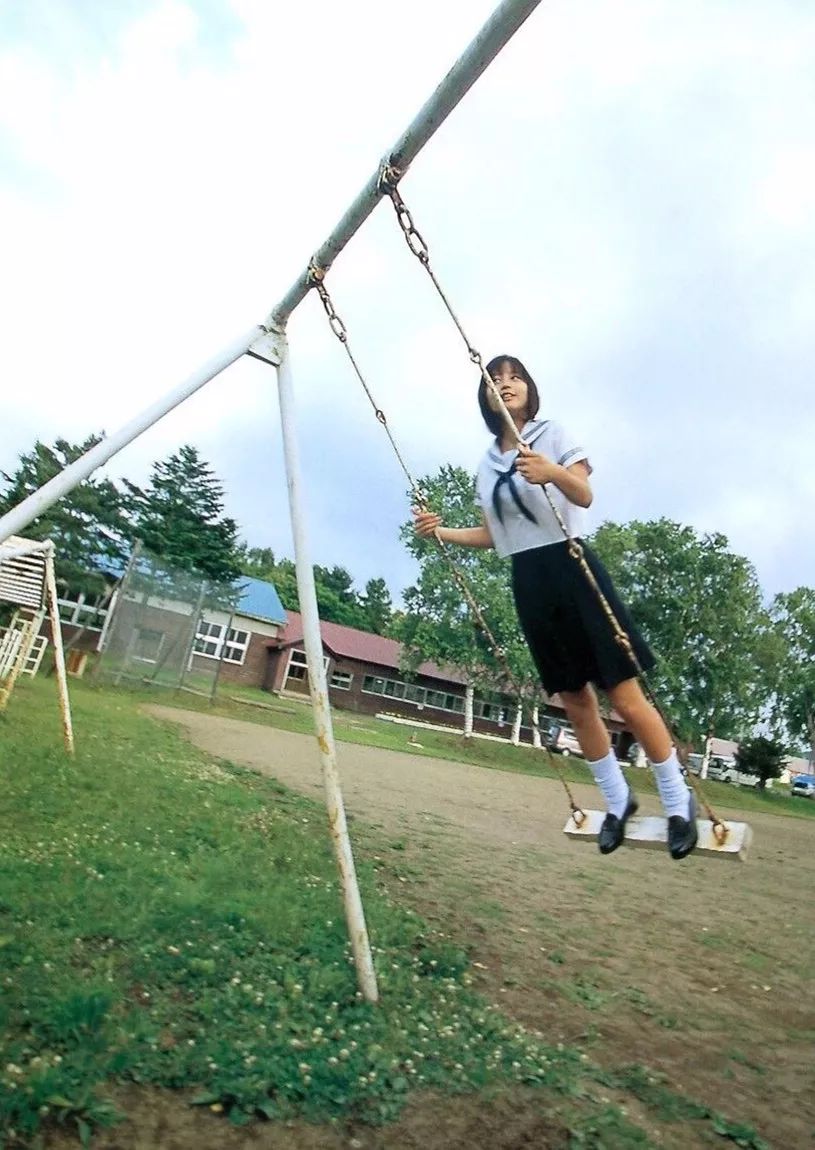 日本美女写真(这几套超经典日本少女写真，怎么可以这么美！)