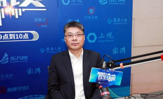 市房管局局长：加装电梯，让老人在春暖花开下楼坐坐 - 标件库
