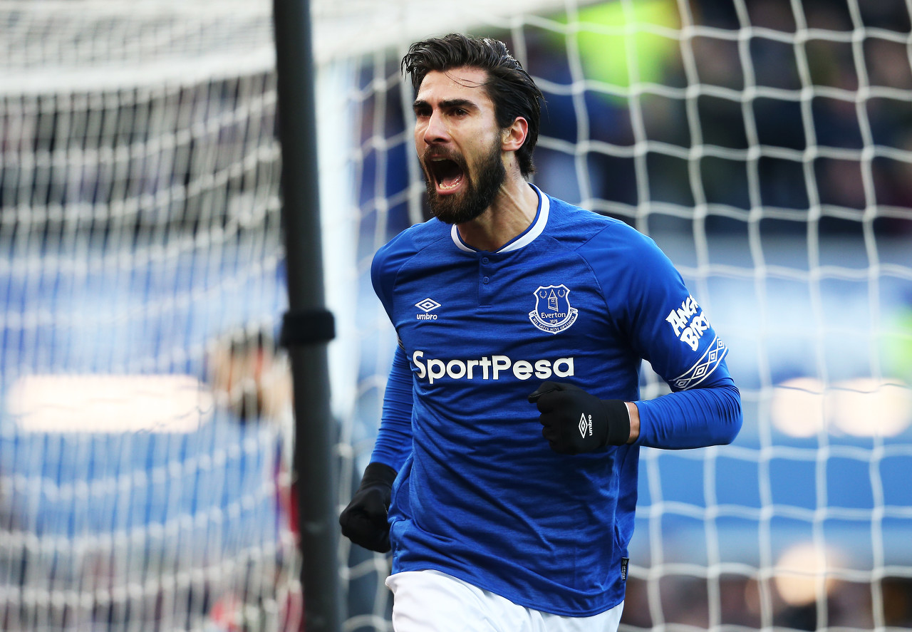 巴萨转会埃弗顿（世体：巴萨埃弗顿完全达成一致，戈麦斯转会只差手续）-趣拿体育