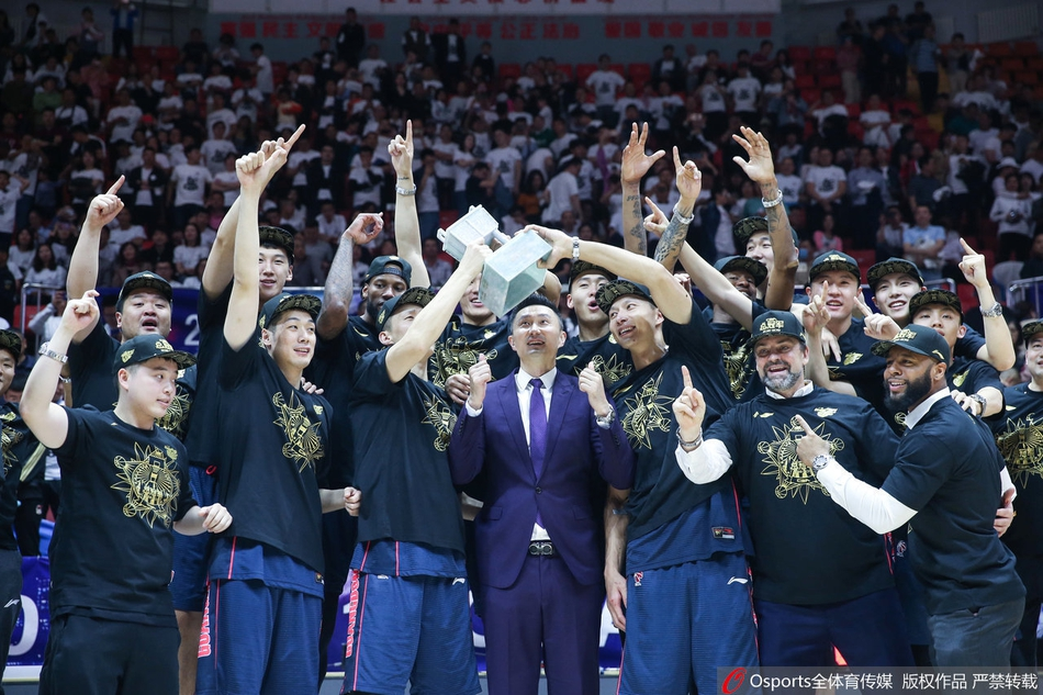 cba在哪里比（广东男篮4比0横扫新疆！超越八一王朝成就CBA“九冠王”）-趣拿体育