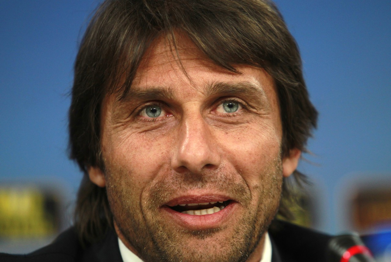 当时国米的主帅是孔蒂(官方:孔蒂成为国米新任主帅)