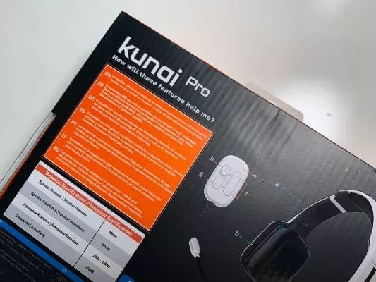 300元的电竞蓝牙耳机(300元内的全平台之选，TRITTON Kunai Pro Dirac 虚拟7.1游戏耳机体验)