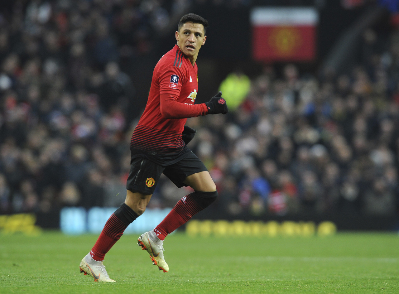 穆斯塔菲英超豪门（邮报盘点英超关窗后豪门可能离队球员：桑切斯在列）