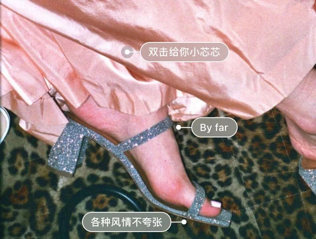 今夏最火的50雙涼鞋大盤點，楊冪最愛“兩條線”，你呢？