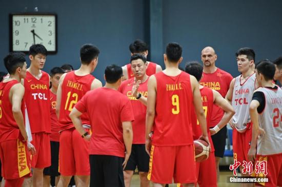 nba和篮球世界杯哪个水平高(国际篮联公布世界杯战力榜：中国第15 美国居首)