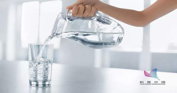 世卫组织：喝太多水可能中毒，别超过这个量！
