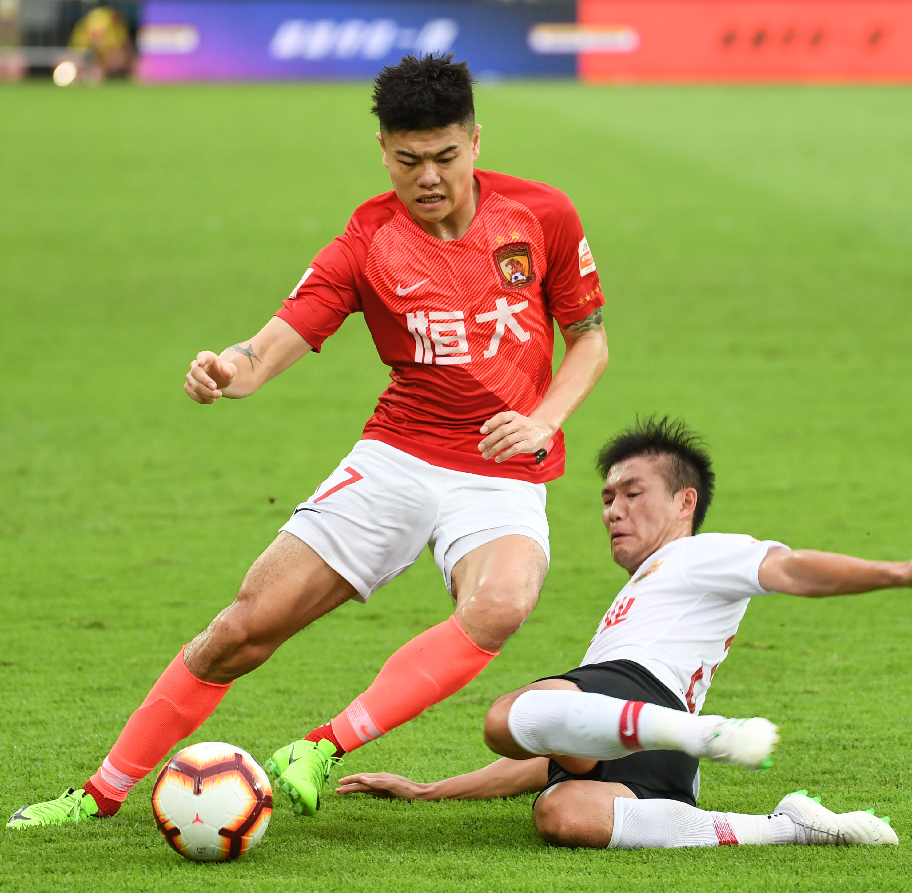 足球——中超:广州恒大胜深圳佳兆业