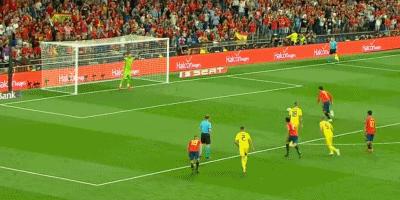 欧预赛：拉莫斯点射破僵莫拉塔定胜局，西班牙3-0瑞典