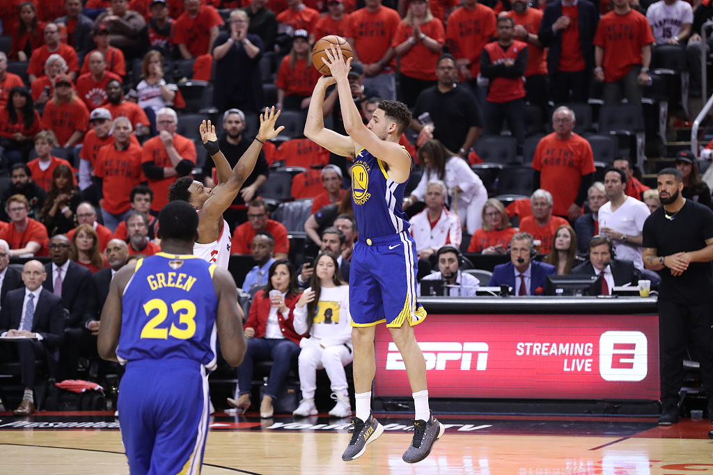 勇士VS猛龙G6完整回放（「键盘侠」勇士险胜猛龙｜G6来了 那个男人要现身了？）-趣拿体育