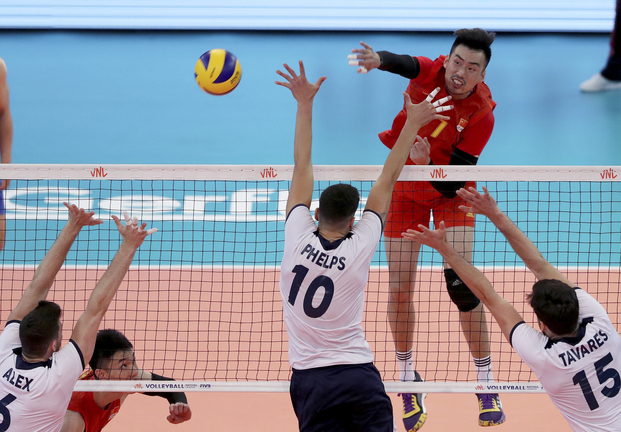 排球——世界男排联赛葡萄牙站：中国不敌葡萄牙