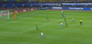 GIF：库蒂尼奥头球梅开二度，巴西2-0玻利维亚