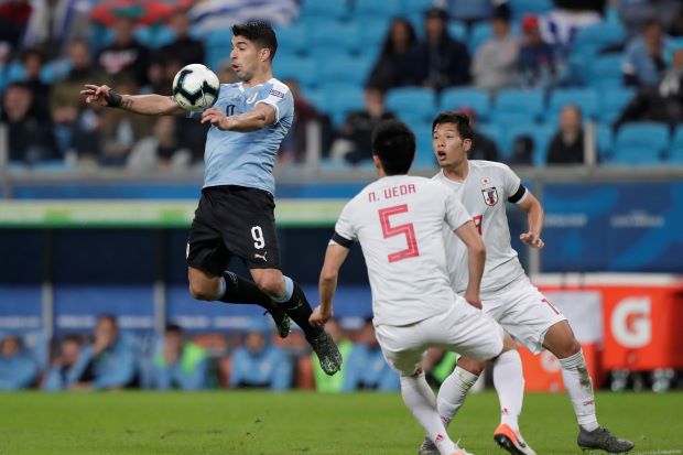 日本vs乌拉圭(美洲杯乌拉圭2：2战平日本)