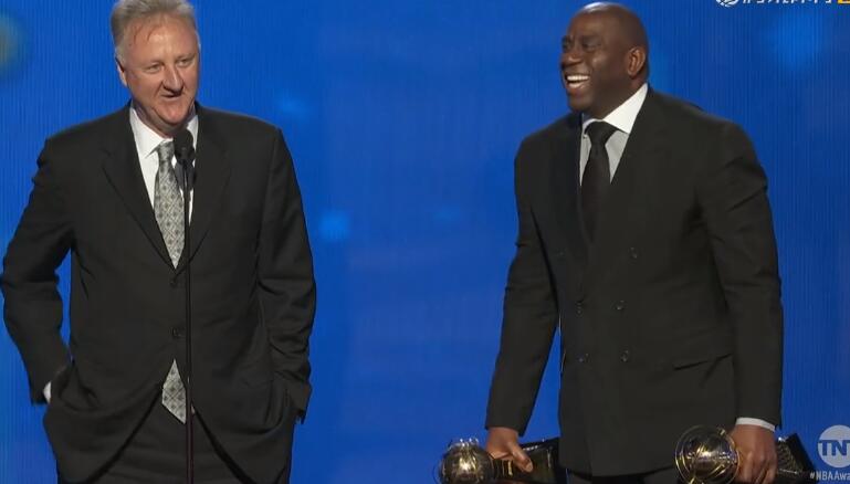 NBA颁奖典礼：魔术师&伯德共同获得终身成就奖