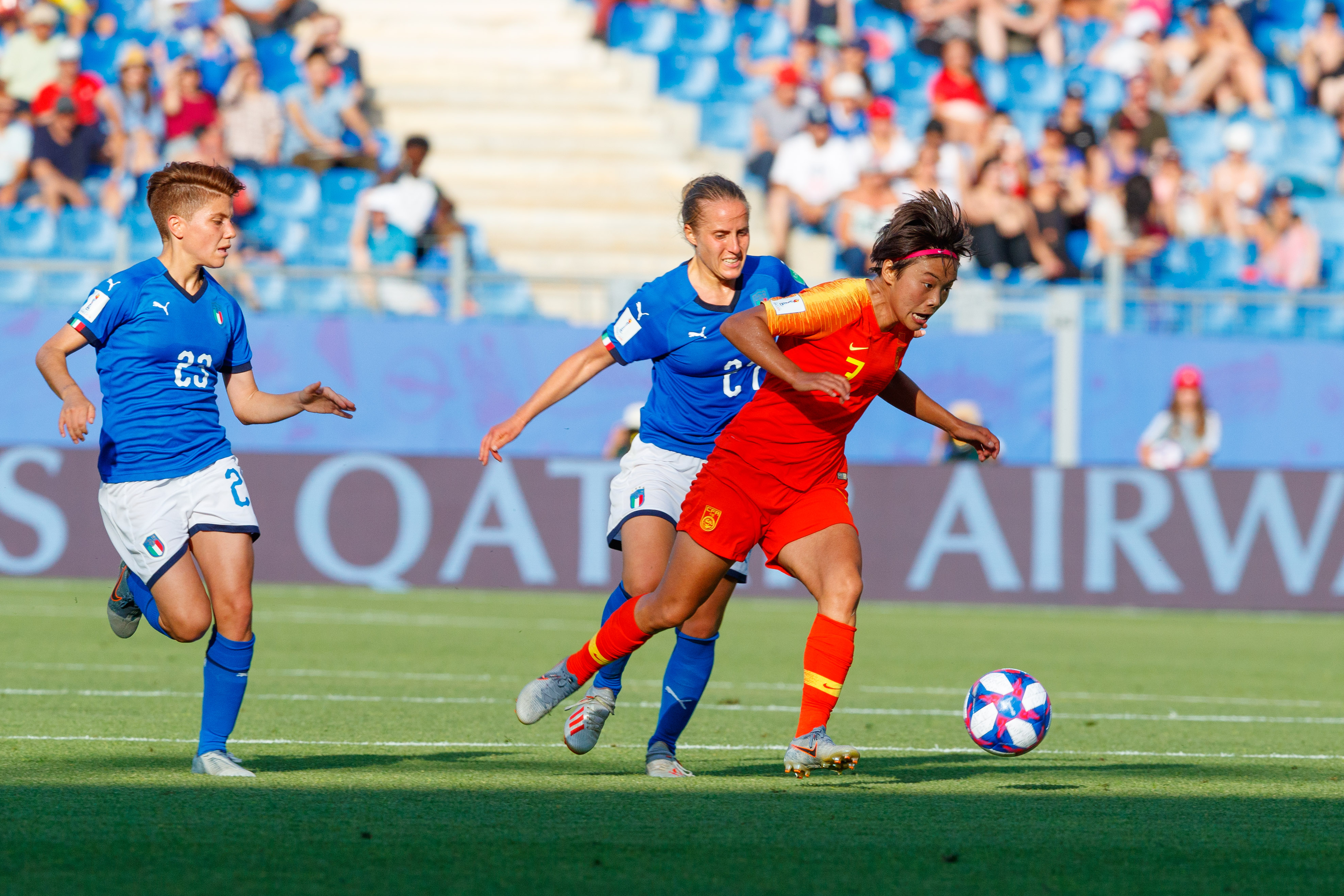 中国女足拿过世界冠军吗（曾经创造中美对决经典，如今美国女足依然是世界冠军，中国女足未来的路在何方？）