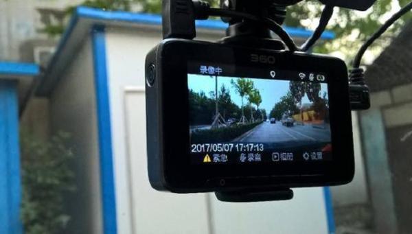 为什么汽车出厂，不自带行车记录仪？看了这些恍然大悟
