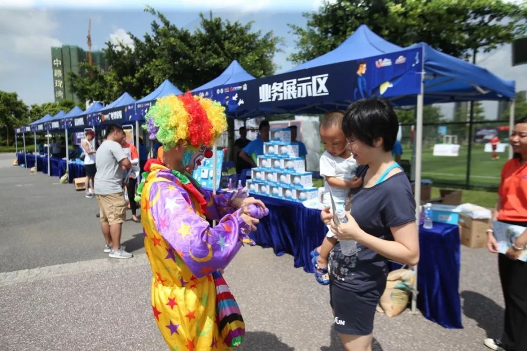 佛山哪里可以看足球比賽（很燃很澎湃｜佛山五人足球盛會開啟，看比賽、贏大禮、搶紅包，速來）