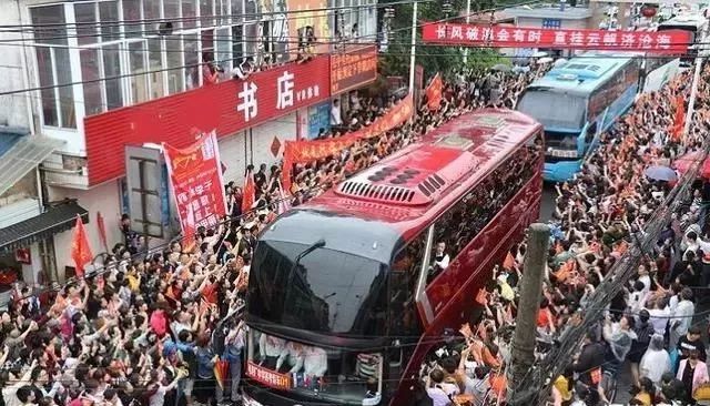 「周末」衡水、毛坦厂凭啥名震天下？