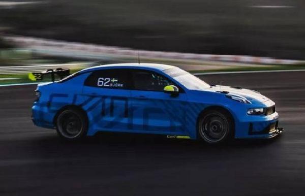 wtcr世界杯成都(除了吃火锅，WTCR“三冠王”还去西城打了卡)