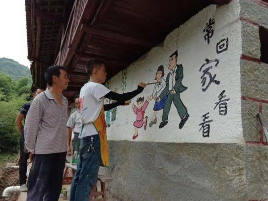 文化“上墙”达州市通川区滋养乡风文明