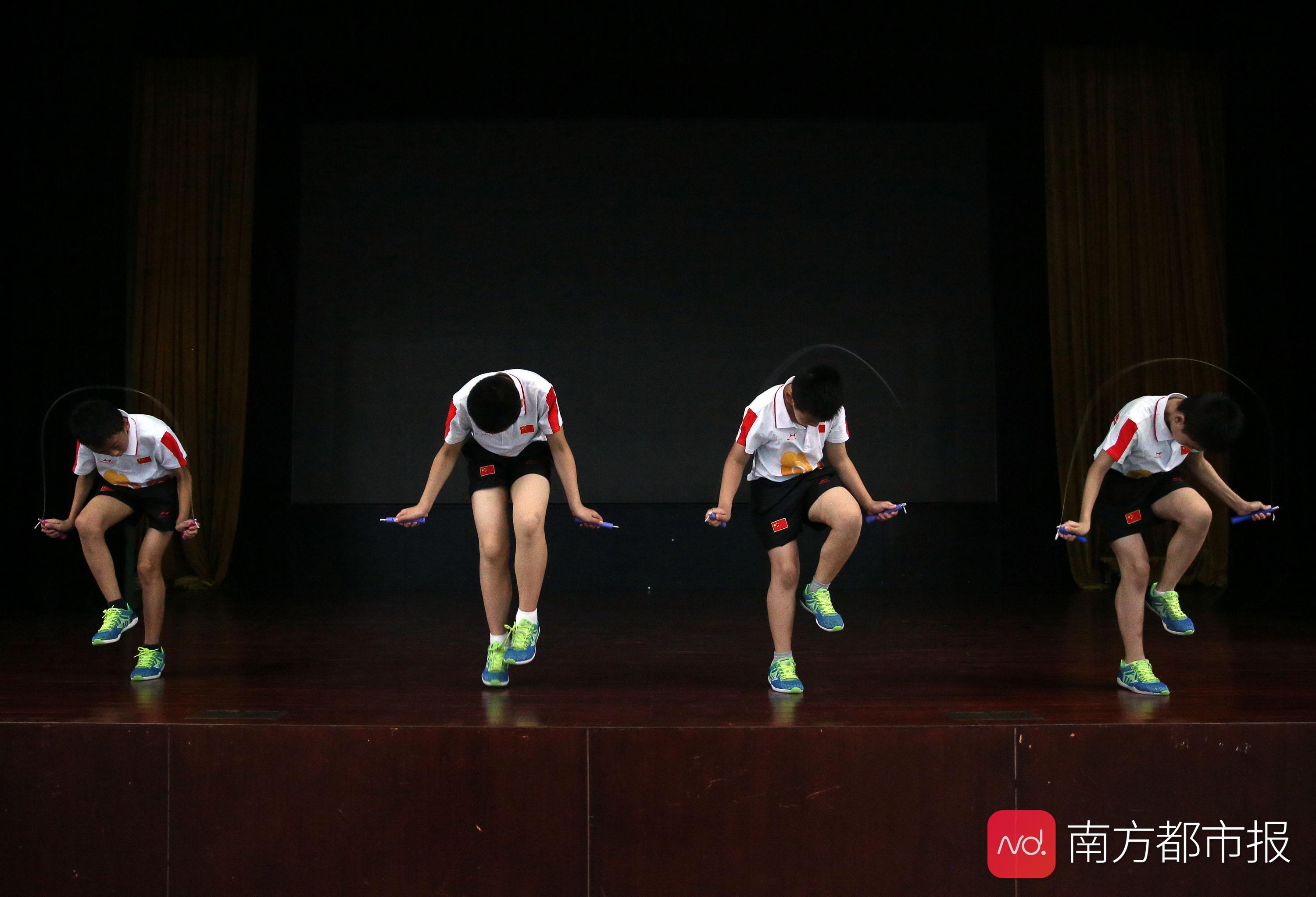 小学生跳绳世界杯(揽世界杯60金49银，成绩直逼学霸！跳绳成小学生“速成秘籍”)