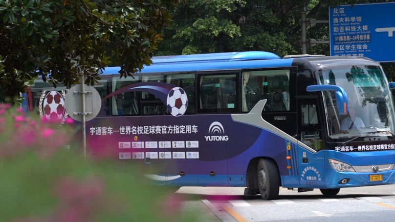 这场足球赛太什么了（名校与足球，学霸与孩子，宇通赞助的这场世界名校足球赛真的很美好 - 公司汇）