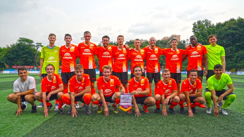 这场足球赛太什么了（名校与足球，学霸与孩子，宇通赞助的这场世界名校足球赛真的很美好 - 公司汇）